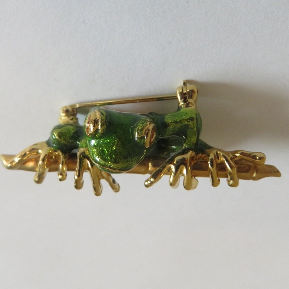 Vintage Kenneth Jay Lane KJL Green Enamel Frog on Branch Brooch Gold Tone Pin 2" - Picture 9 of 9